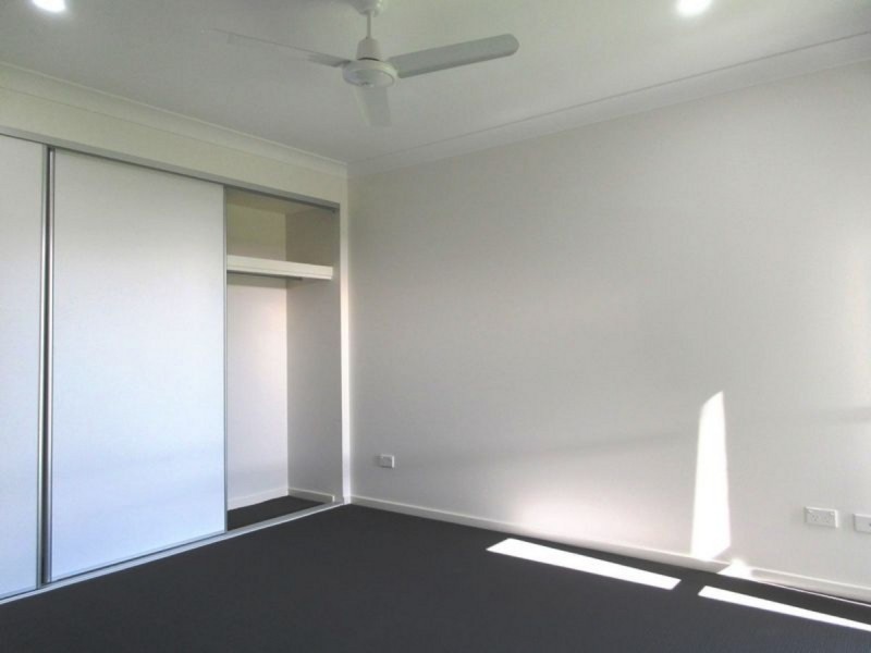 1/64 Milbrook Crescent, Pimpama QLD 4209