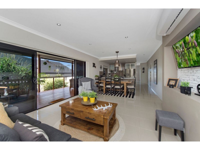 27 Garawarra Crescent, Upper Coomera QLD 4209