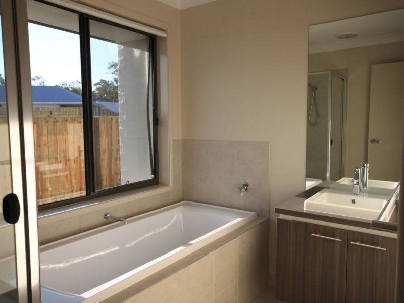 1 Corkwood Court, Coomera QLD 4209