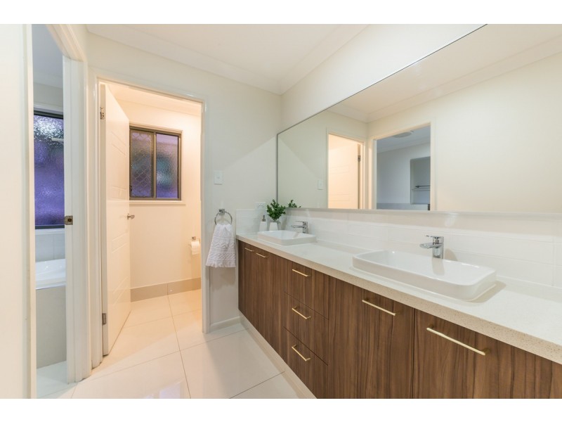 13 Isdell Court, Upper Coomera QLD 4209