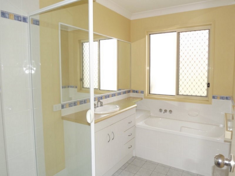 2/7 Merton Drive, Upper Coomera QLD 4209