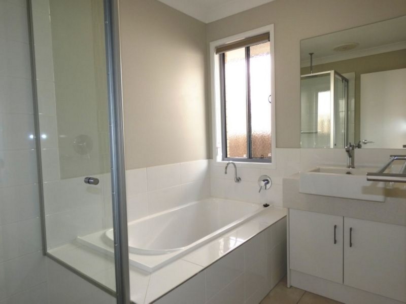 6 Cygnus Crescent, Coomera QLD 4209