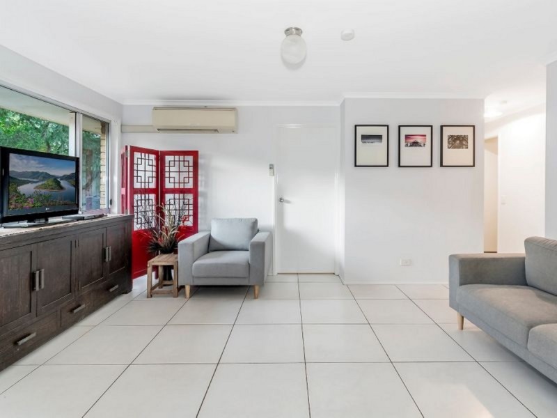 2/11 Academy Street, Oxenford QLD 4210