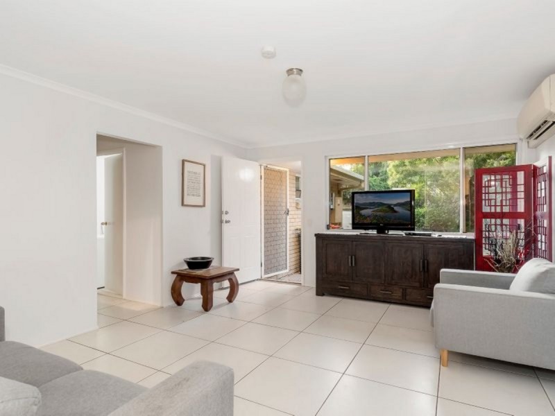 2/11 Academy Street, Oxenford QLD 4210