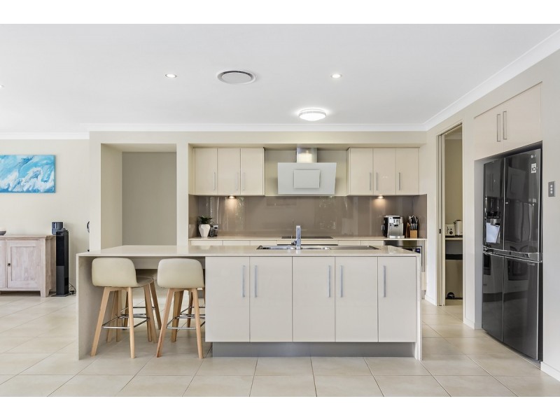 2 Blackcomb Rise, Ormeau Hills QLD 4208