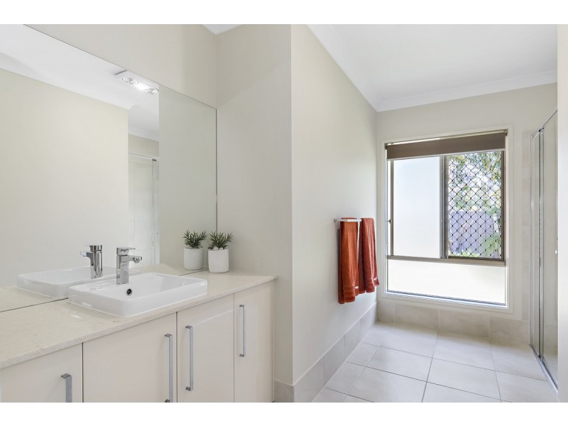 2 Blackcomb Rise, Ormeau Hills QLD 4208