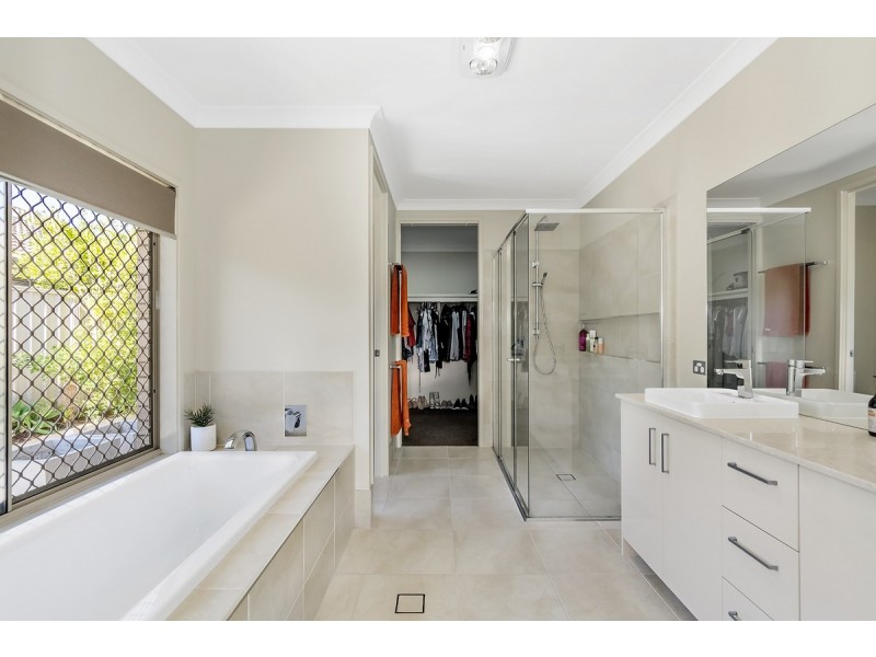 2 Blackcomb Rise, Ormeau Hills QLD 4208
