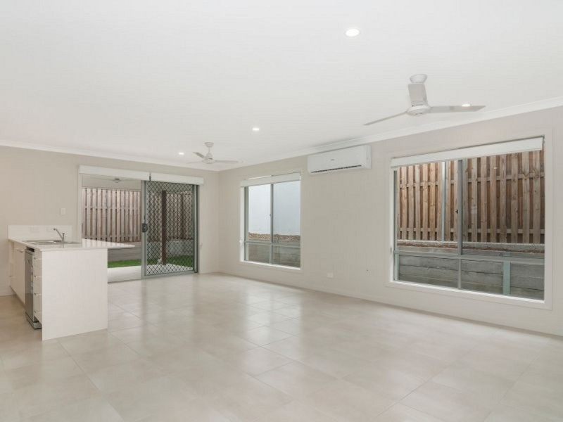 8 Cudmore Street, Pimpama QLD 4209