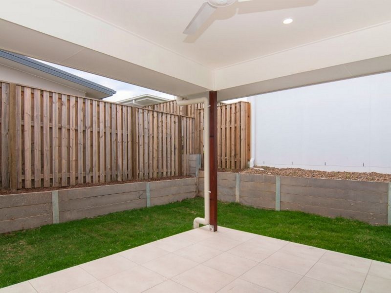 8 Cudmore Street, Pimpama QLD 4209