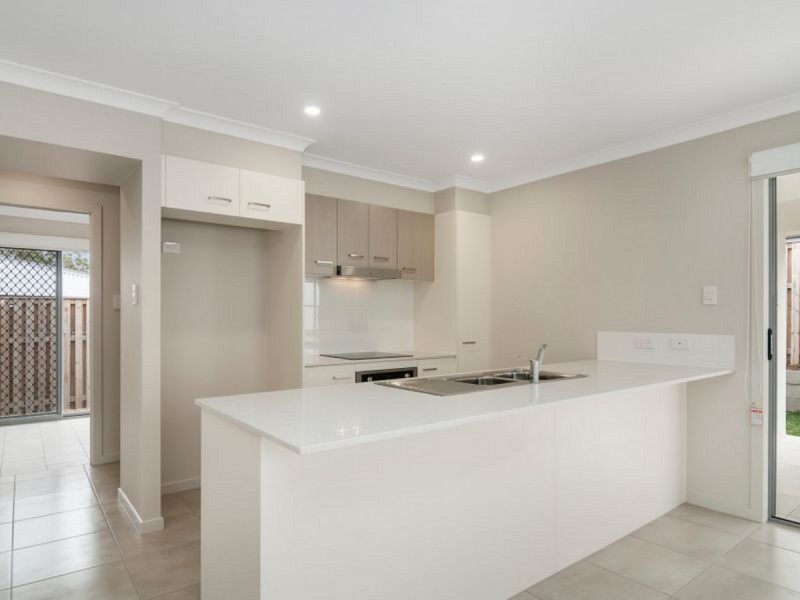 8 Cudmore Street, Pimpama QLD 4209