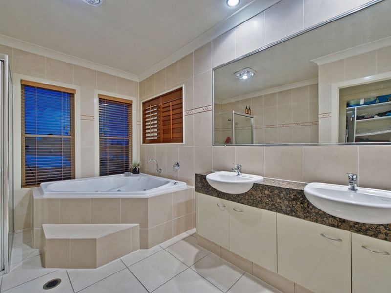 11 Brindabella Close, Coomera Waters QLD 4209