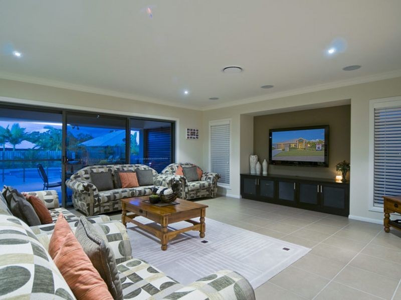 5 Ragamuffin Drive West, Coomera Waters QLD 4209