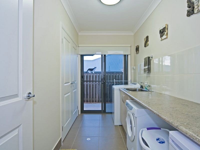 5 Ragamuffin Drive West, Coomera Waters QLD 4209