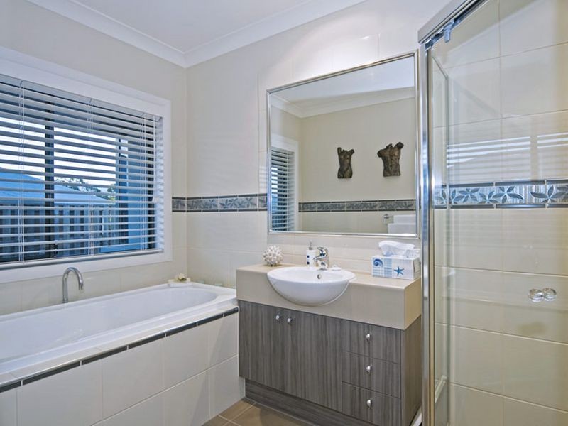 5 Ragamuffin Drive West, Coomera Waters QLD 4209