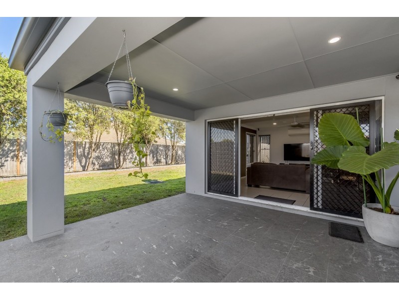 8 Raynuha Court, Ormeau QLD 4208