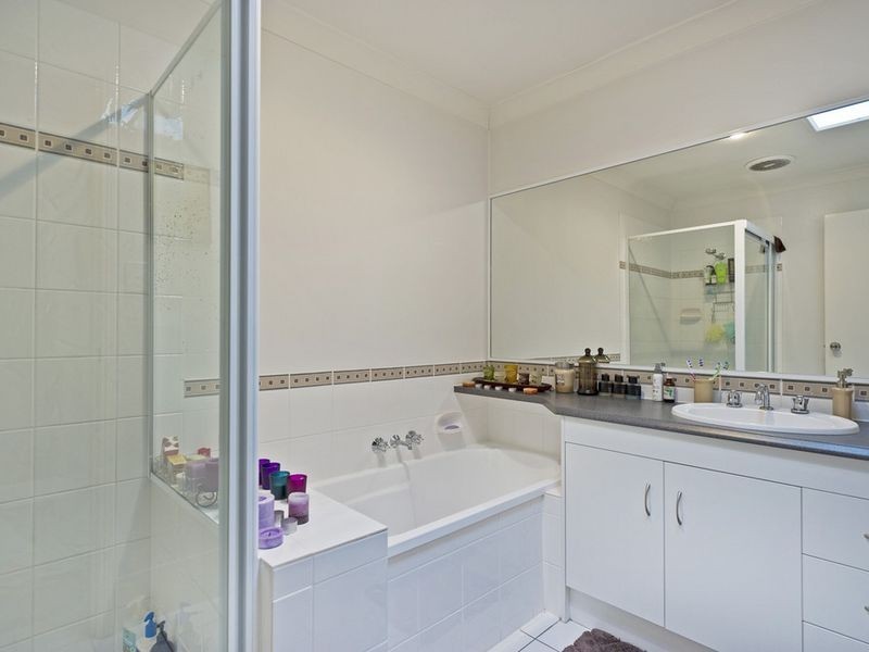 8 Billinghurst Crescent, Upper Coomera QLD 4209