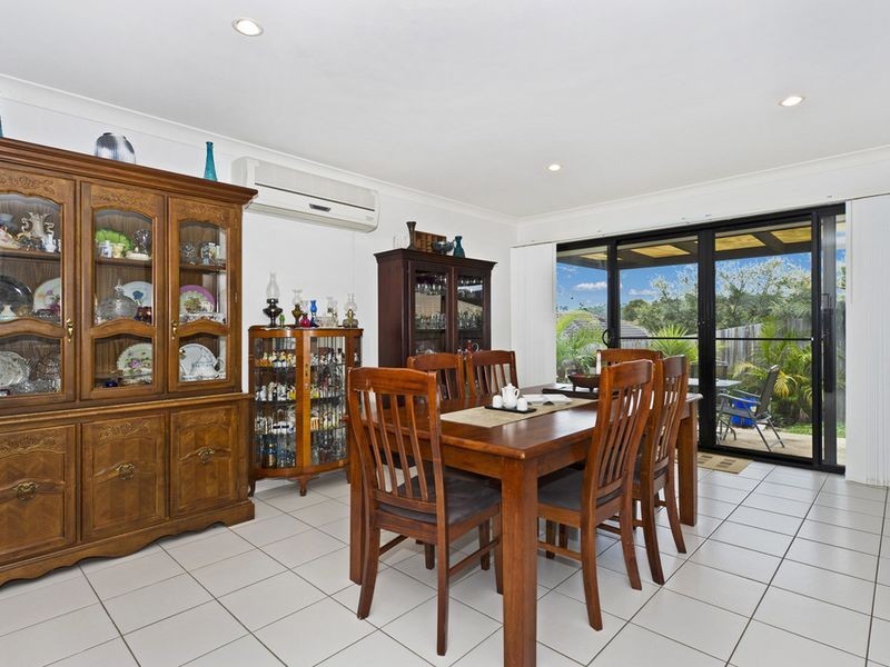 8 Billinghurst Crescent, Upper Coomera QLD 4209
