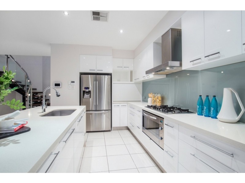 27 Elusive Road, Coomera Waters QLD 4209