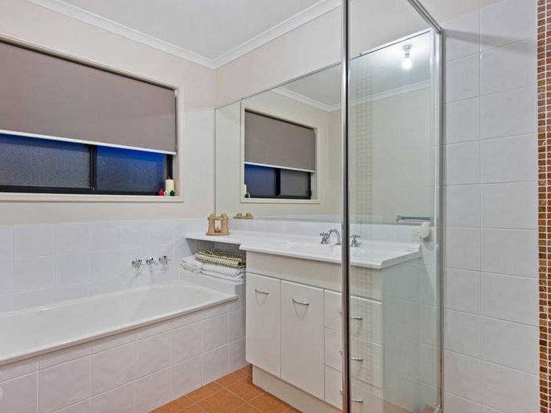 15 Rainbow Circuit, Coomera Waters QLD 4209