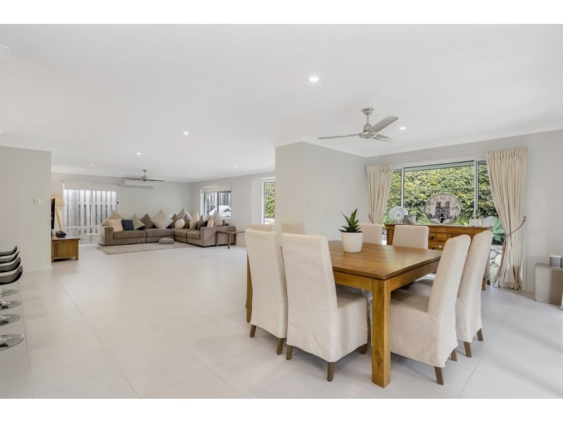 1 Grasslands Crescent, Reedy Creek QLD 4227