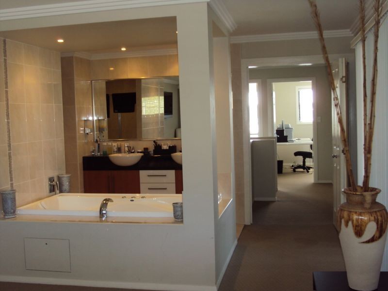 4 Drumbeat Place, Coomera Waters QLD 4209