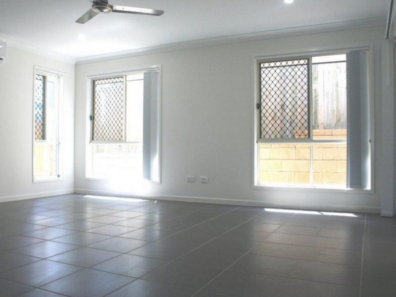 1 Milbrook Crescent, Pimpama QLD 4209