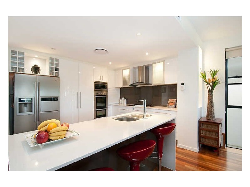 28a Ashbourne Tce, Biggera Waters QLD 4216