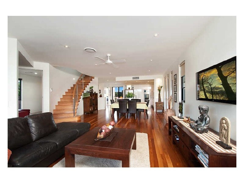 28a Ashbourne Tce, Biggera Waters QLD 4216