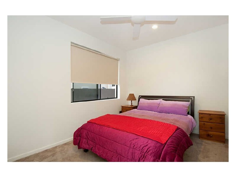 28a Ashbourne Tce, Biggera Waters QLD 4216