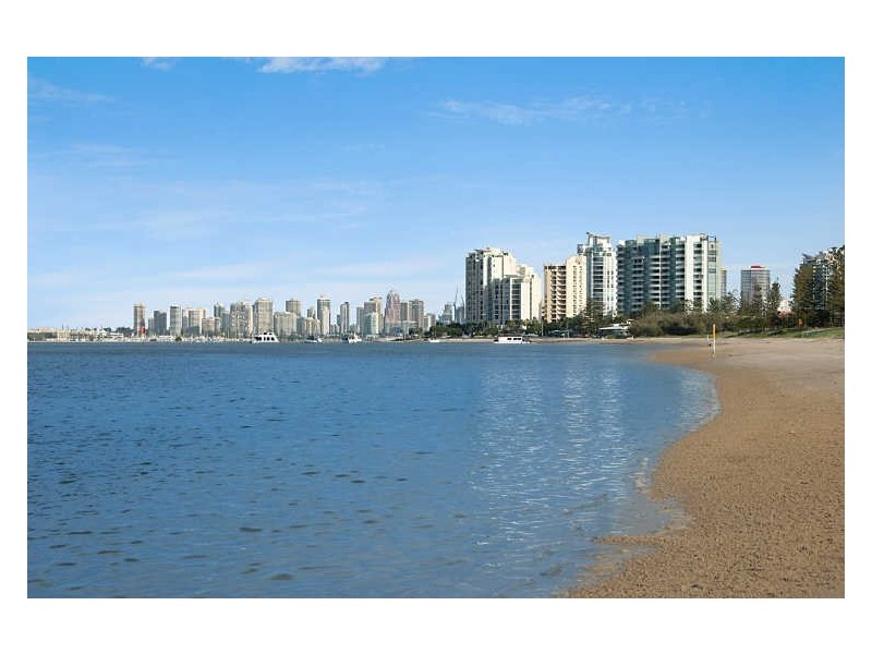 28a Ashbourne Tce, Biggera Waters QLD 4216