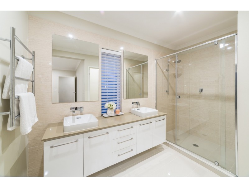 5 Wolseley Way, Upper Coomera QLD 4209