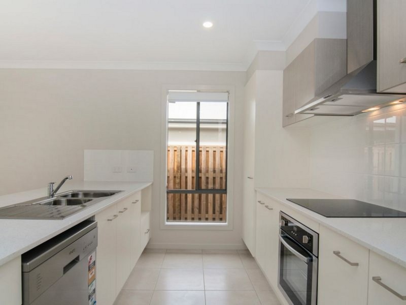 49 Moorinya Circuit, Pimpama QLD 4209