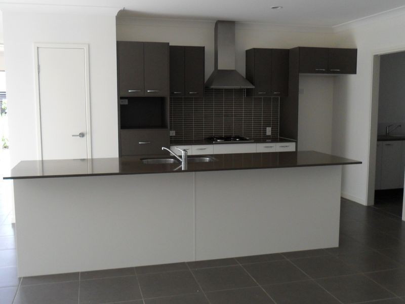 5 Scenic Circuit, Coomera QLD 4209