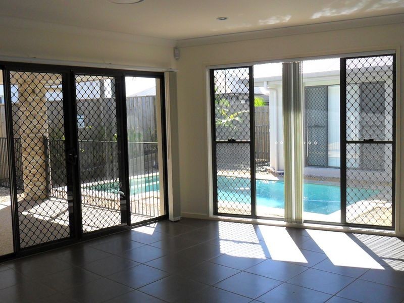 5 Scenic Circuit, Coomera QLD 4209