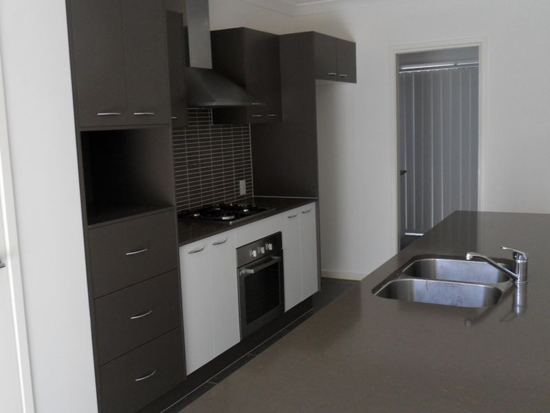 5 Scenic Circuit, Coomera QLD 4209