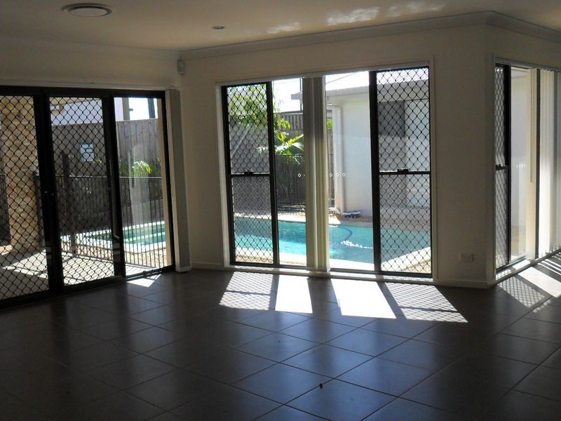 5 Scenic Circuit, Coomera QLD 4209