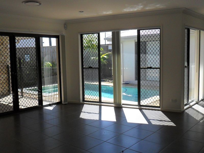 5 Scenic Circuit, Coomera QLD 4209