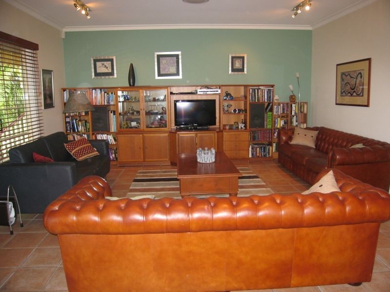 12 Centre Court, Oxenford QLD 4210