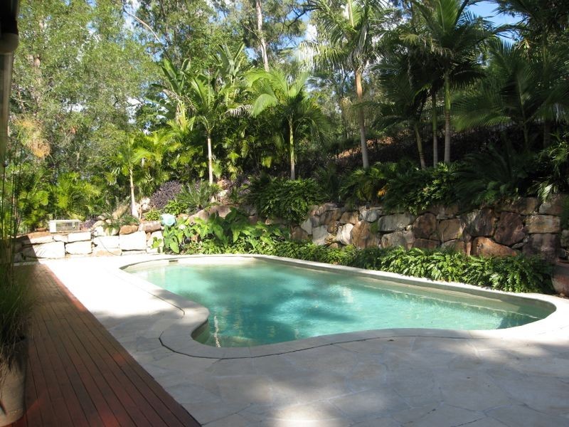 12 Centre Court, Oxenford QLD 4210