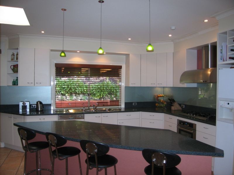 12 Centre Court, Oxenford QLD 4210