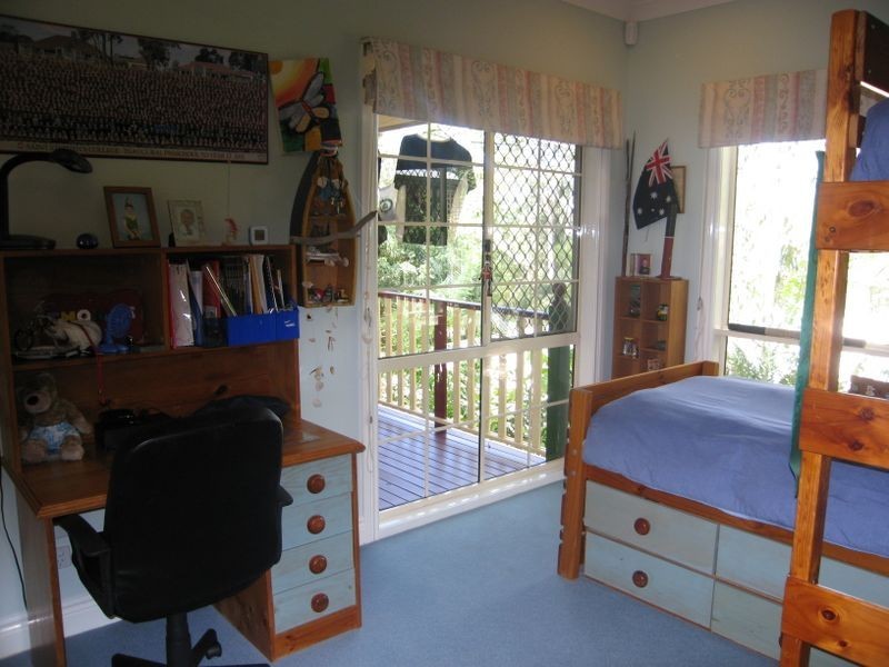 12 Centre Court, Oxenford QLD 4210