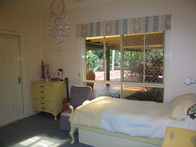 12 Centre Court, Oxenford QLD 4210