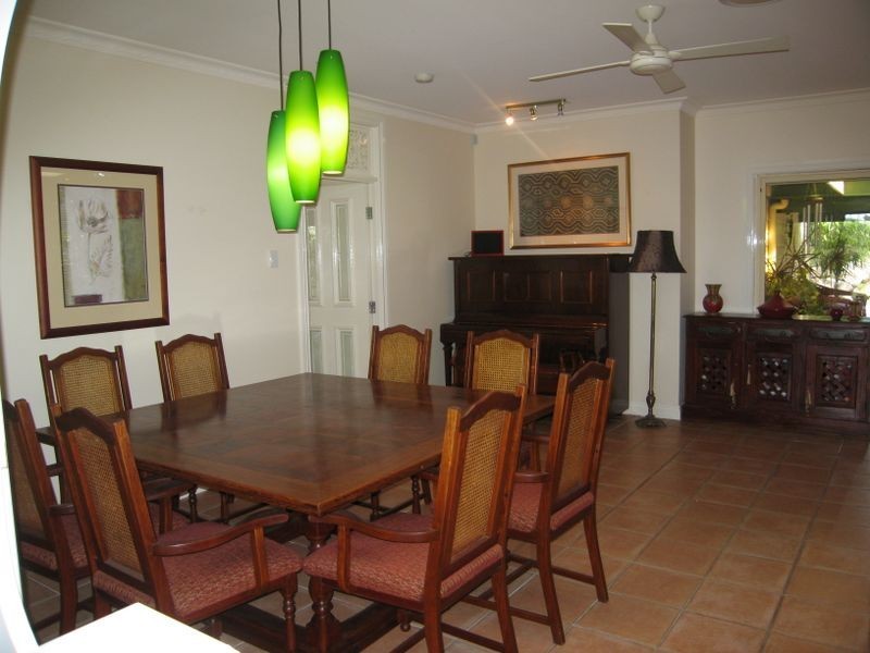 12 Centre Court, Oxenford QLD 4210