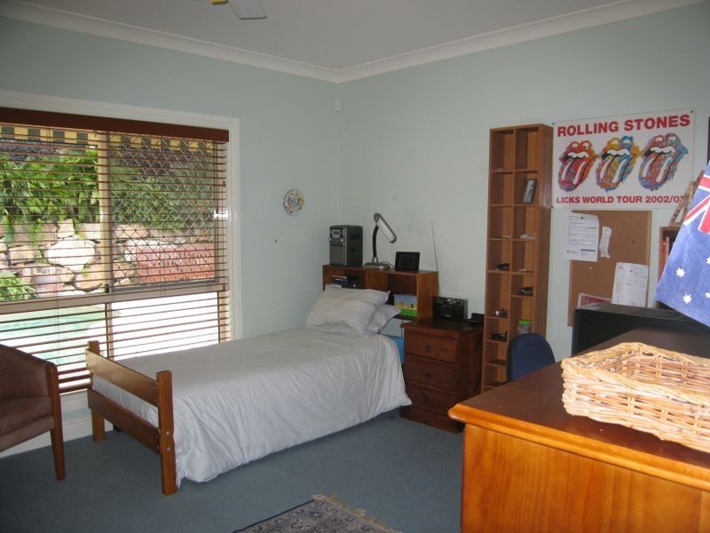 12 Centre Court, Oxenford QLD 4210