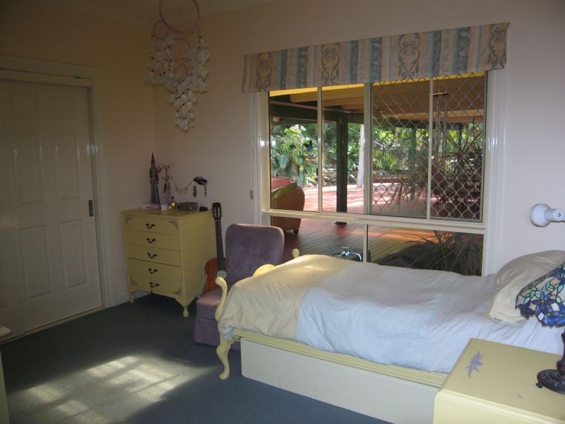 12 Centre Court, Oxenford QLD 4210