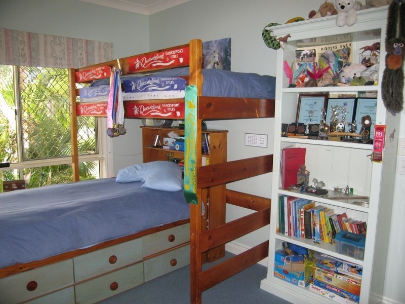 12 Centre Court, Oxenford QLD 4210