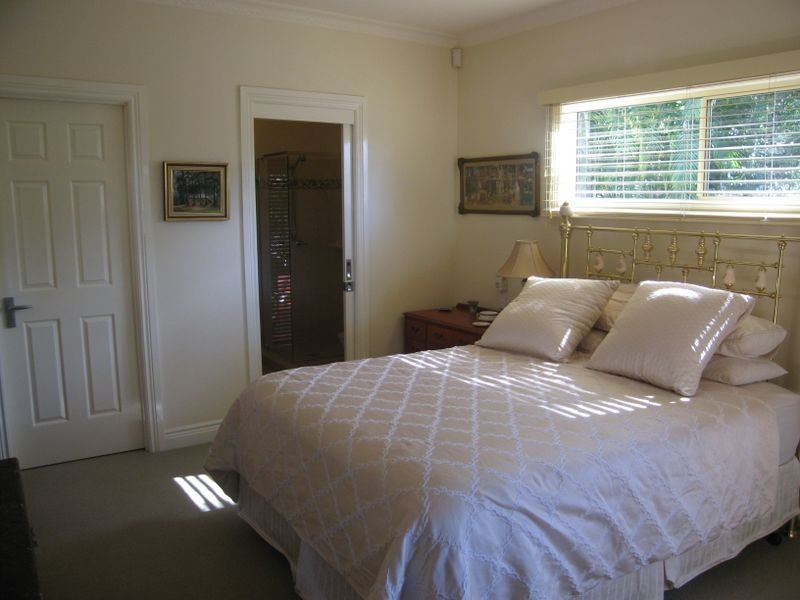 12 Centre Court, Oxenford QLD 4210