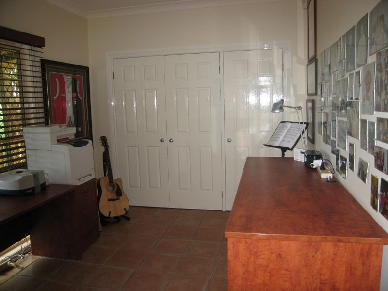 12 Centre Court, Oxenford QLD 4210