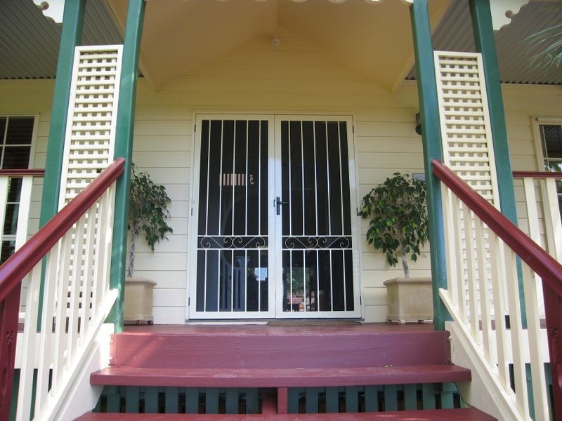 12 Centre Court, Oxenford QLD 4210