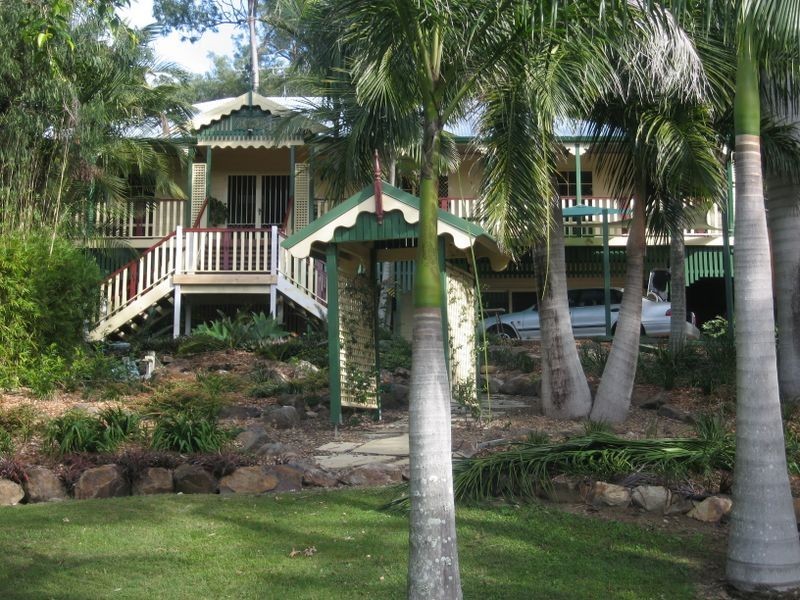 12 Centre Court, Oxenford QLD 4210